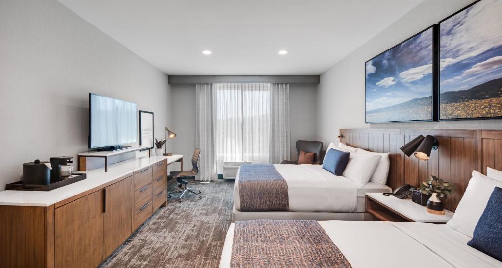 Ayres Hotel Vista Carlsbad - Deluxe Queen Room
