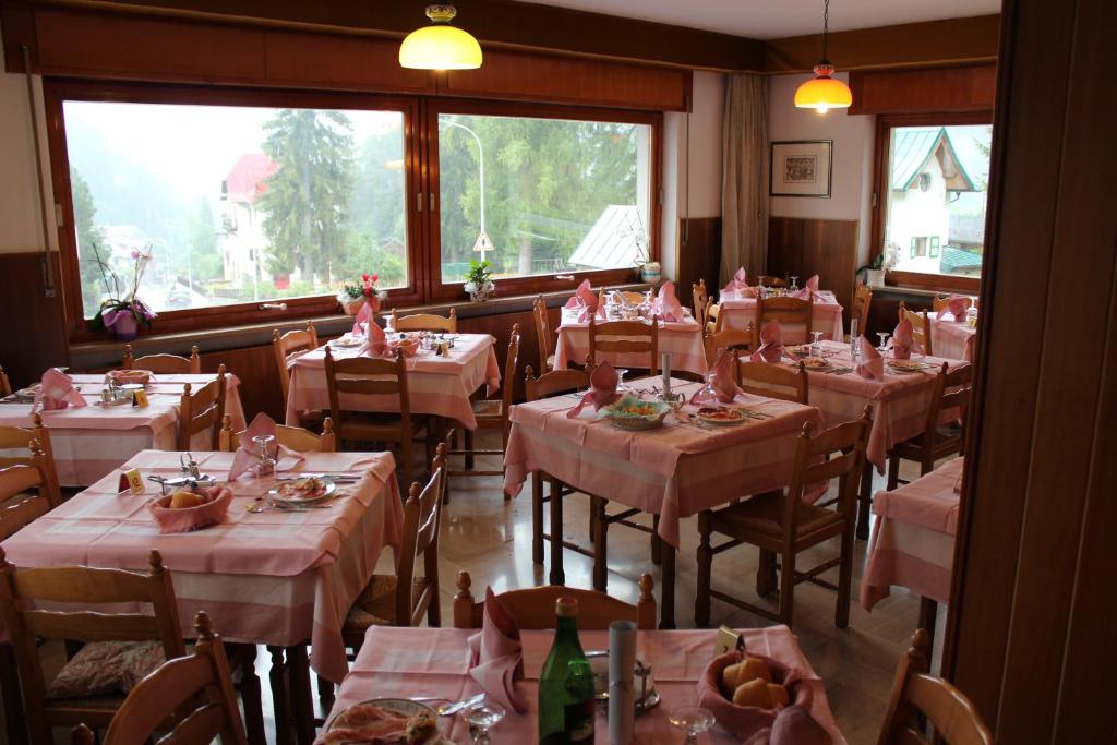 Restaurace v ubytování Hotel Cime d'Auta