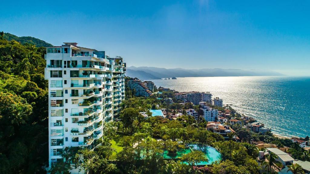 Avalon 401 Sunset Views 3BR NEW ROMANTIC ZONE!