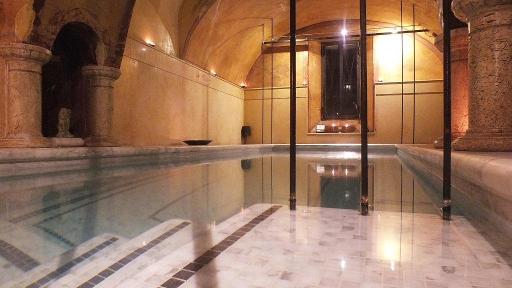 Bazén v ubytování Residenze Gregoriane - Residenza d'Epoca nebo v jeho okolí