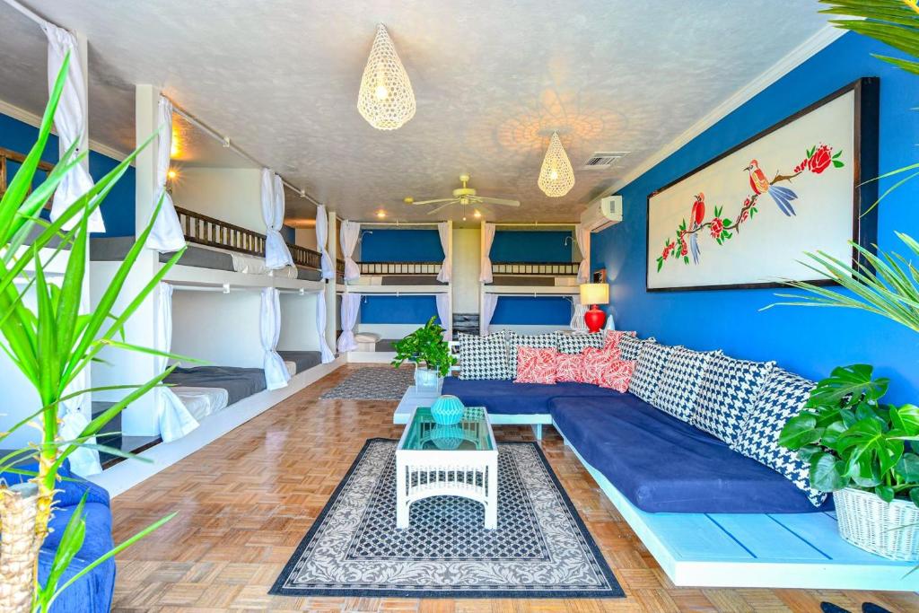 Viking Hill Oceanfront Hostel & Resort - Litera En La Habitación Del Dormitorio Mixto