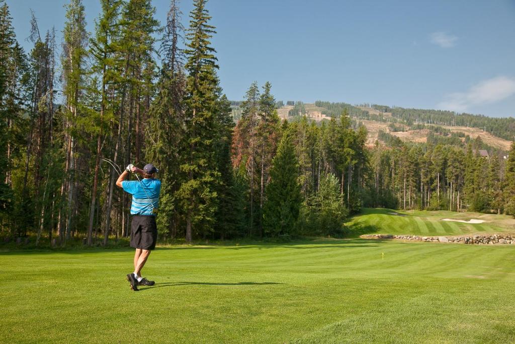 Golf hotelli aladel või selle läheduses
