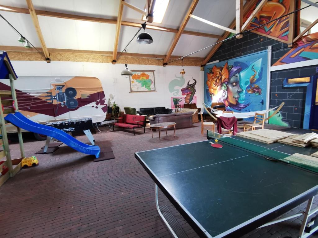 Herní místnost v ubytování Treck Hostel