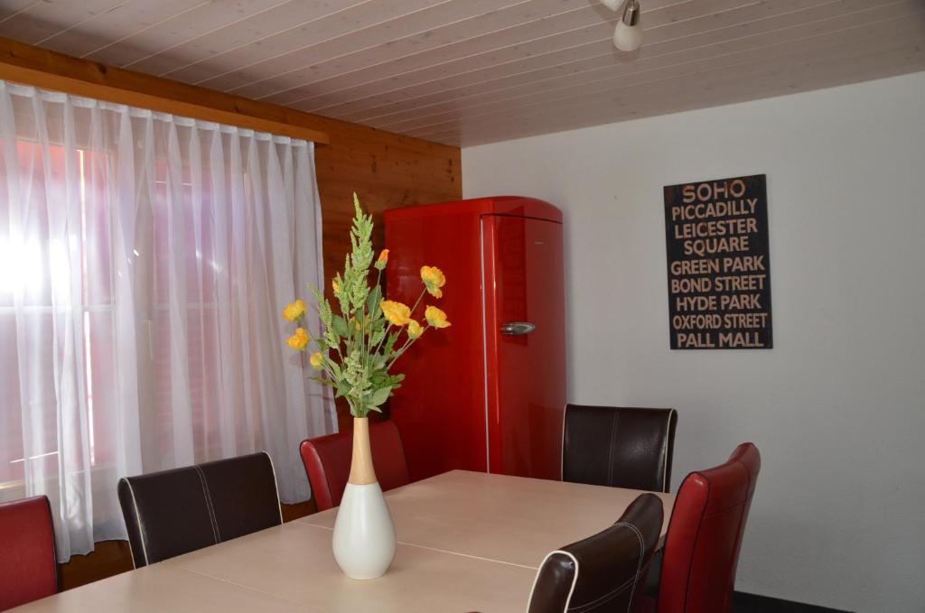 Fotografie z fotogalerie ubytování Apartments Chalet Tatyana v destinaci Leukerbad