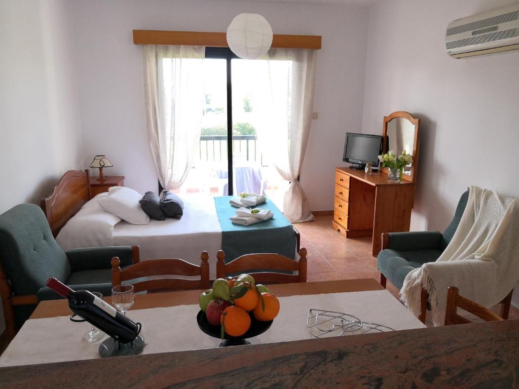 Seashell Apartments - Studio With Terrace