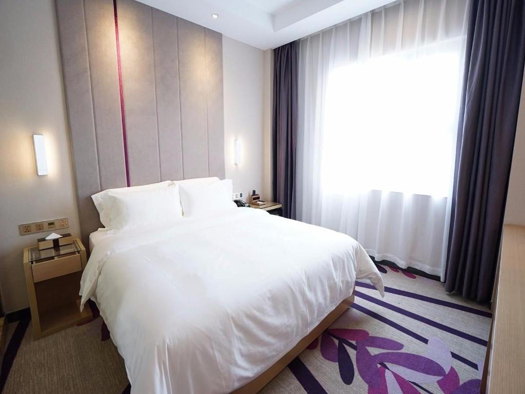 Lavande Hotel Qingyuan Flying Lake - Deluxe King Size Bed Room