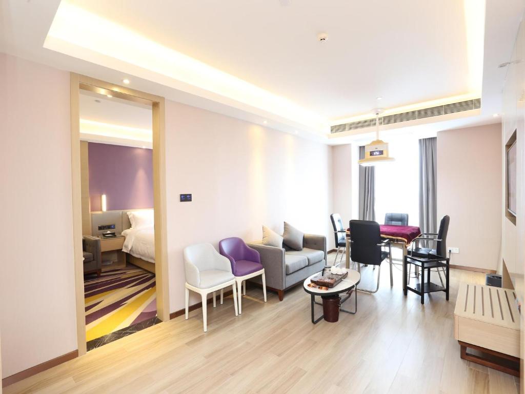 Lavande Hotel Dongguan Liaobu Center - Suite De Negocios