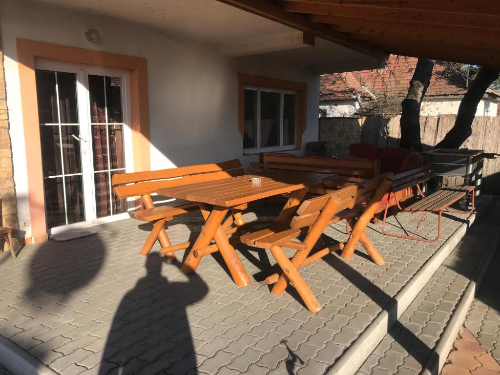 Fotografia z galérie ubytovania Famvarga Apartmanház v destinácii Balatonfenyves
