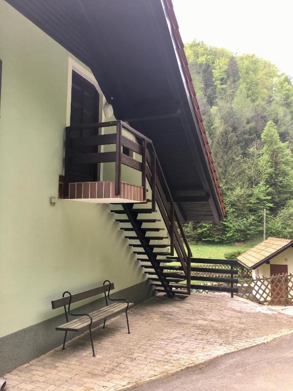 Balkón nebo terasa v ubytování Guest House Atelšek