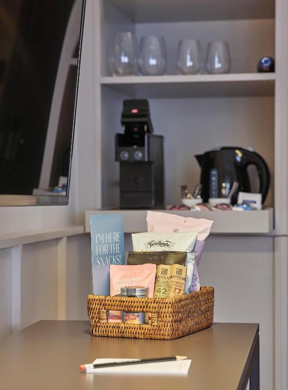 Příslušenství pro přípravu čaje a kávy v ubytování Classik Hotel Alexander Plaza