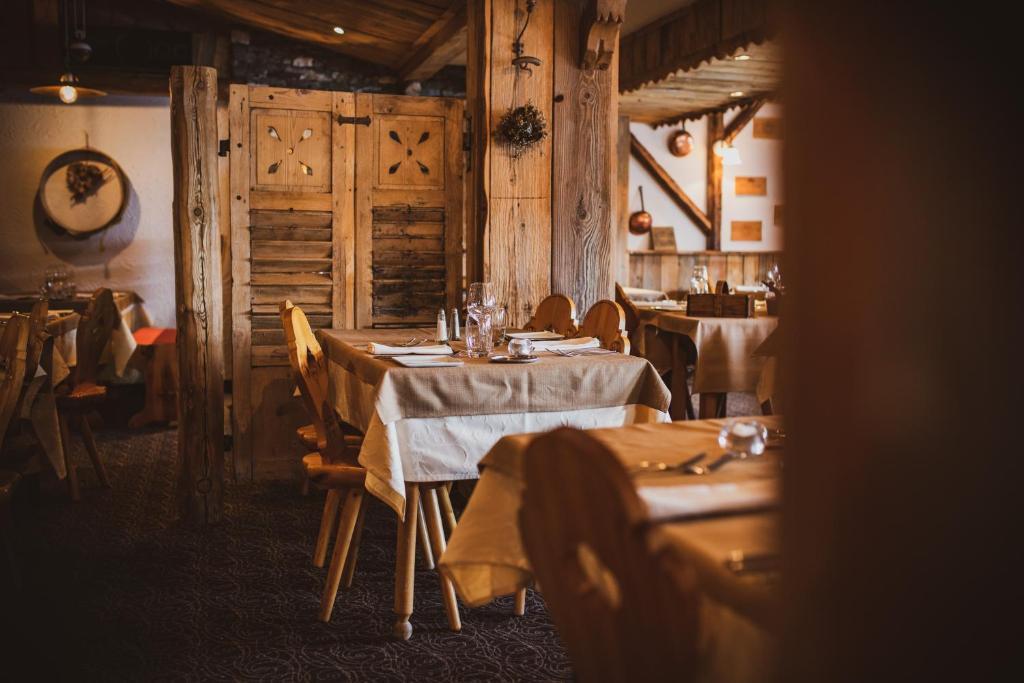 Restaurace v ubytování Hôtel Le Sherpa Val Thorens