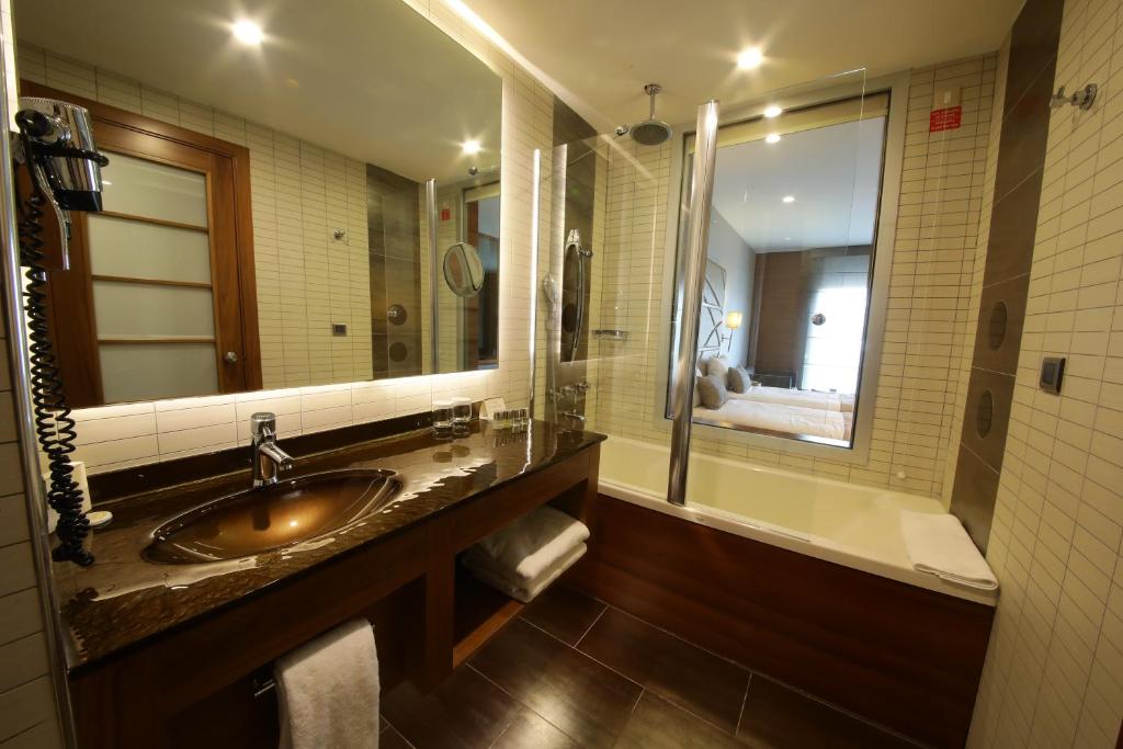 Cevahir Hotel Istanbul Asia - Superior Connection Doppelzimmer Mit Landansicht