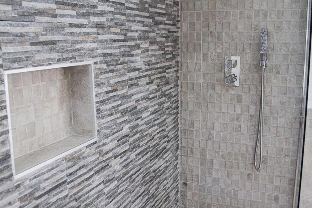 A bathroom at White House - Clasto