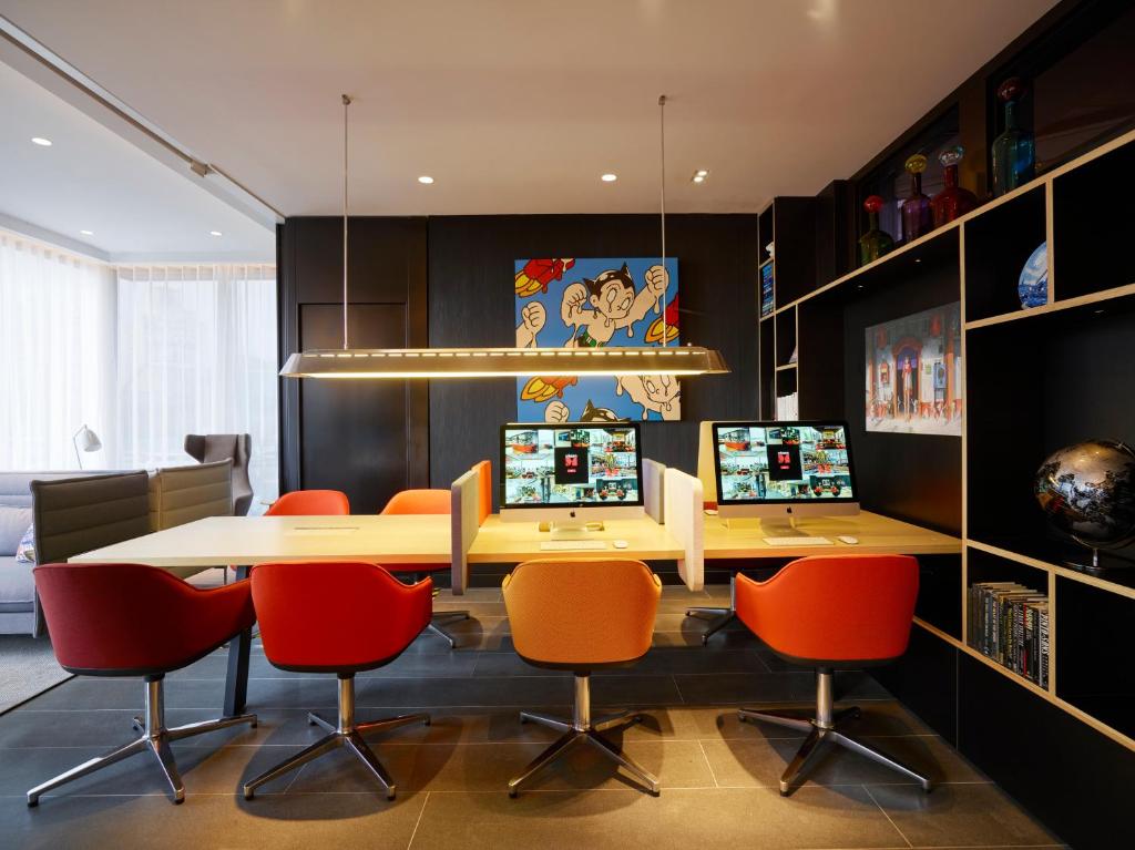 TV a/nebo společenská místnost v ubytování citizenM Taipei North Gate