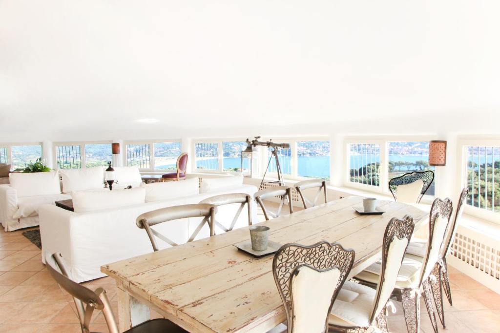 Posezení v ubytování L'Hostellerie du Moulin des Oliviers