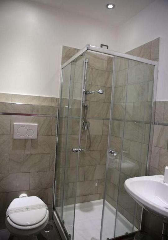 Vatican Room and Kitchen - Resim 8