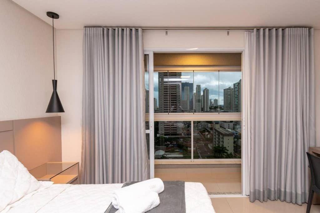 Flat no Setor Bueno com Varanda -TH1505