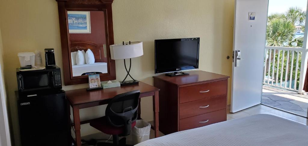 Clearwater Beach Hotel - 