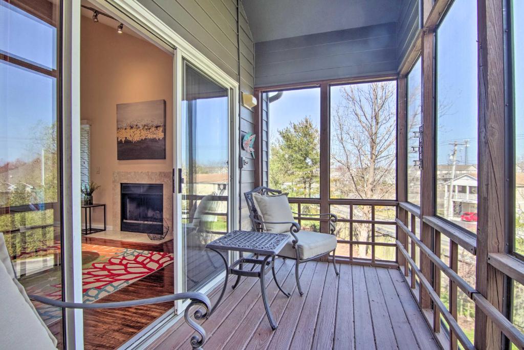 Balkón nebo terasa v ubytování 2 Mi to Ocean Rehoboth Beach Condo with Pool Access