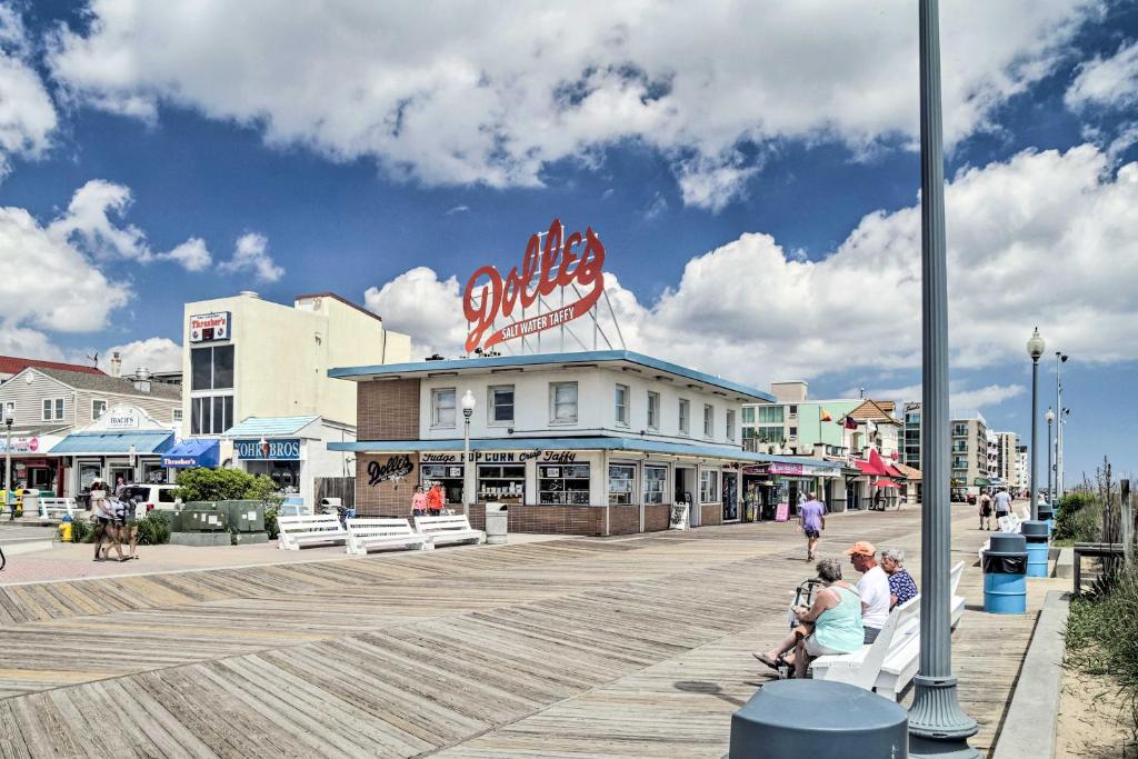 Hosté ubytování 2 Mi to Ocean Rehoboth Beach Condo with Pool Access
