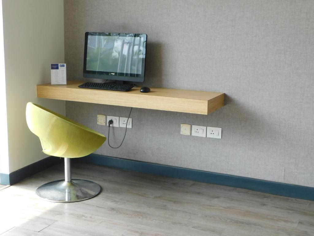 TV a/nebo společenská místnost v ubytování Holiday Inn Express Nashik Indira Nagar by IHG