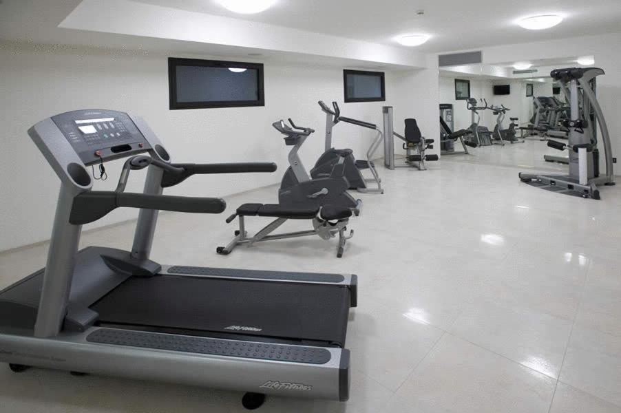 Fitness centrum a/nebo fitness zařízení v ubytování Hotel Napoleon