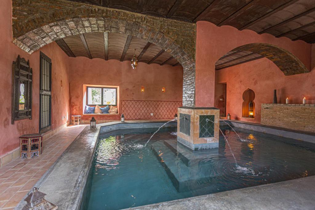 Booking.com: Hotel Hacienda Las Alcabalas , Morón de la ...