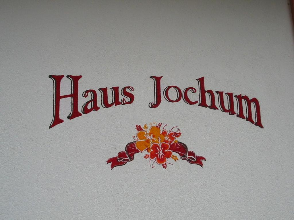 Un certificado, premio, letrero u otro documento en Haus Jochum