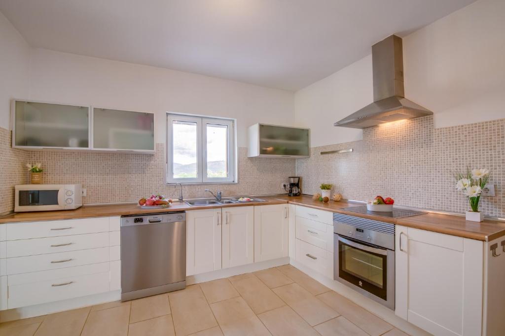 Kuchyň nebo kuchyňský kout v ubytování Ideal Property Mallorca - Villa del Nord