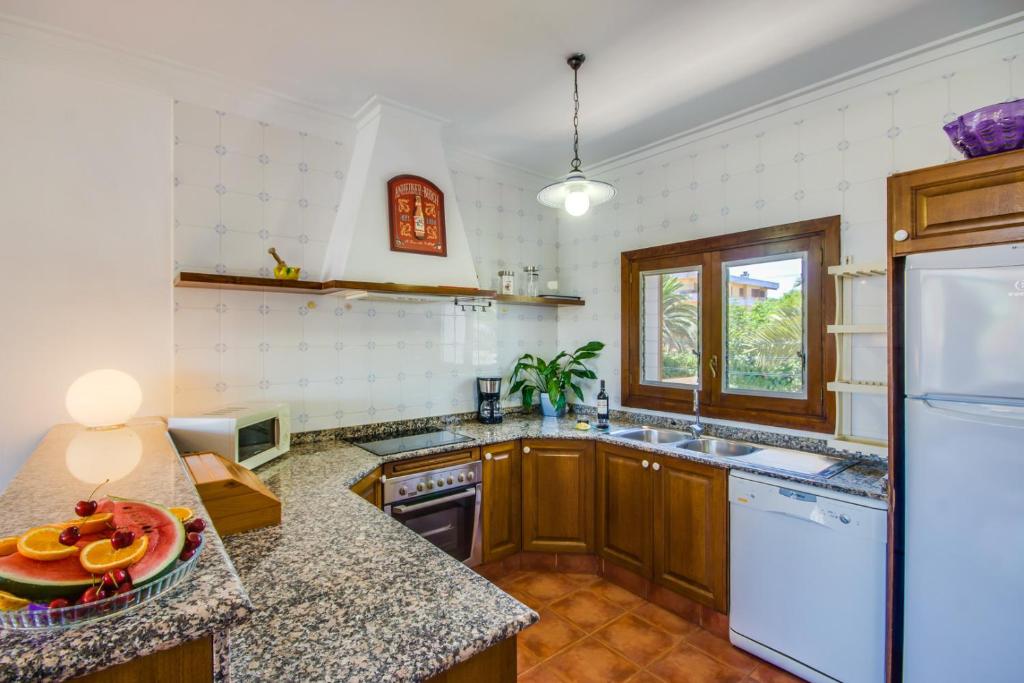 Kuchyňa alebo kuchynka v ubytovaní Ideal Property Mallorca - Angelo