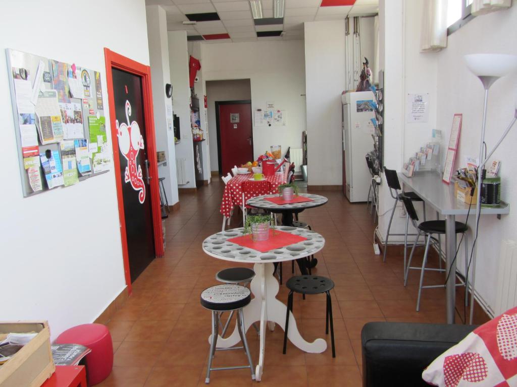 Posezení v ubytování Bilbao Akelarre Hostel