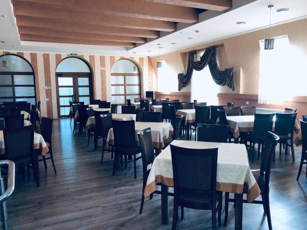 Restaurace v ubytování Карпаты