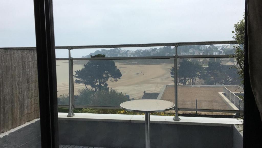 Apt 204, Vue Mer, Accès plage Trestraou, Perros-Guirec - 一居室公寓