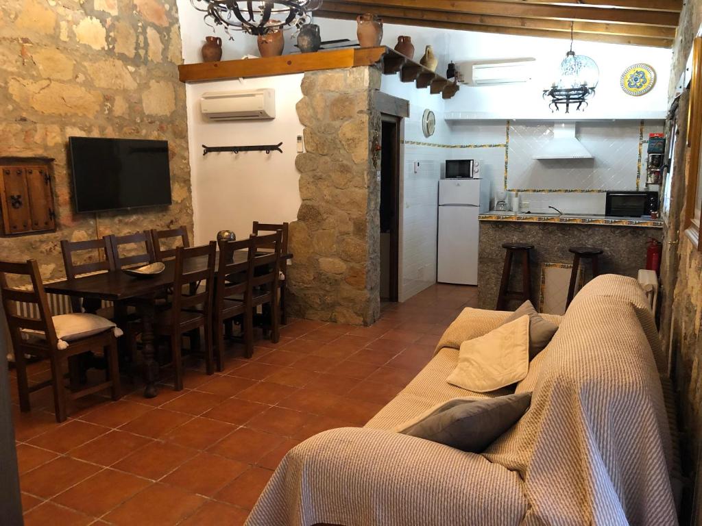 Kuchyň nebo kuchyňský kout v ubytování Casa Rural "Rincón del Edén"