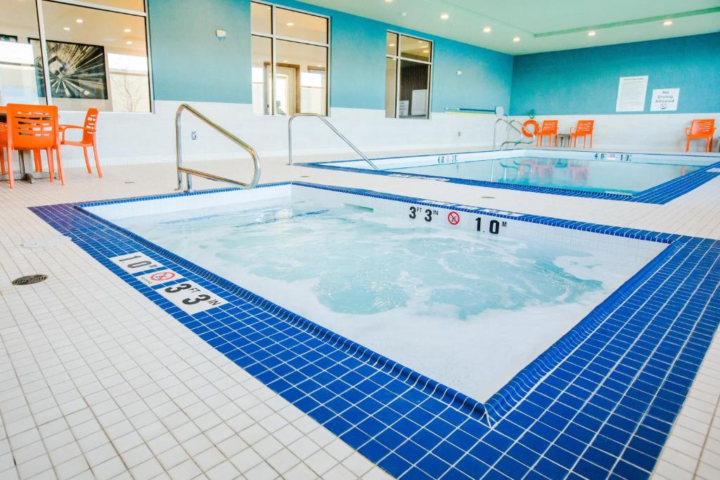 Holiday Inn Express & Suites - West Edmonton-Mall Area by IHG - Resim 33
