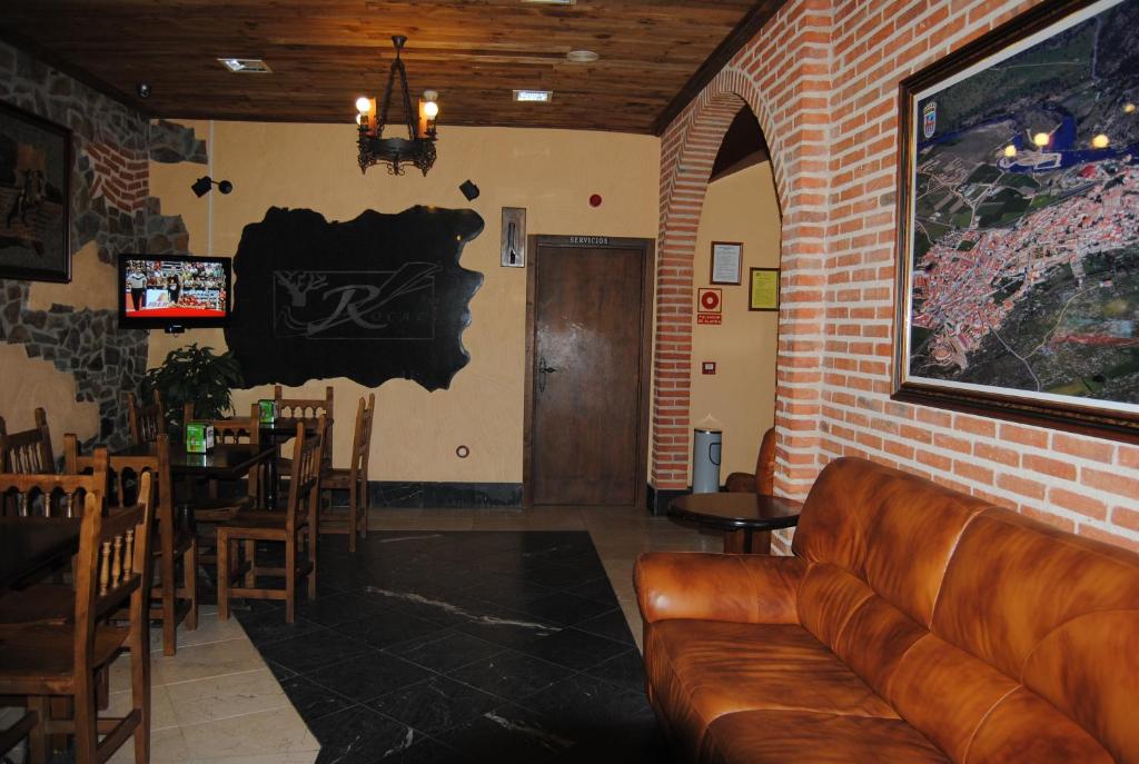 TV a/nebo společenská místnost v ubytování Hotel Rural El Rocal