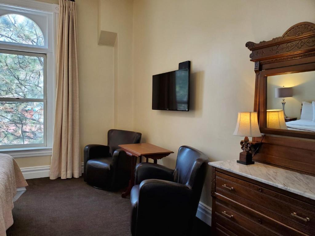 Hotel Ouray - for 12 years old and over - Suite De Luxe Lit King-Size