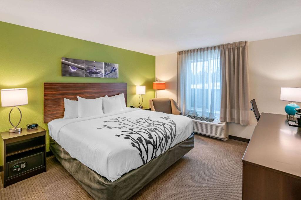 Postel nebo postele na pokoji v ubytování Sleep Inn Spokane Airport
