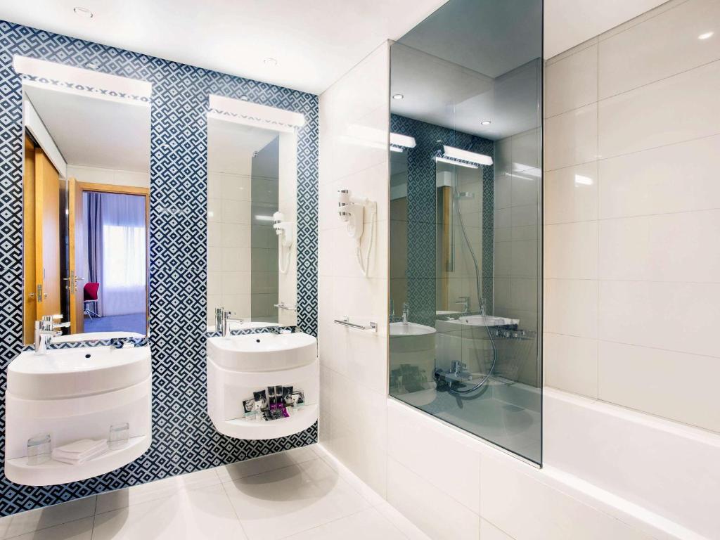 Koupelna v ubytování Mercure Sohar