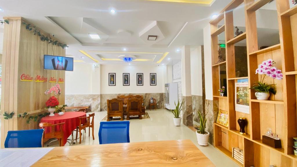 TV a/nebo společenská místnost v ubytování Khách sạn Phúc Lộc An Côn Đảo