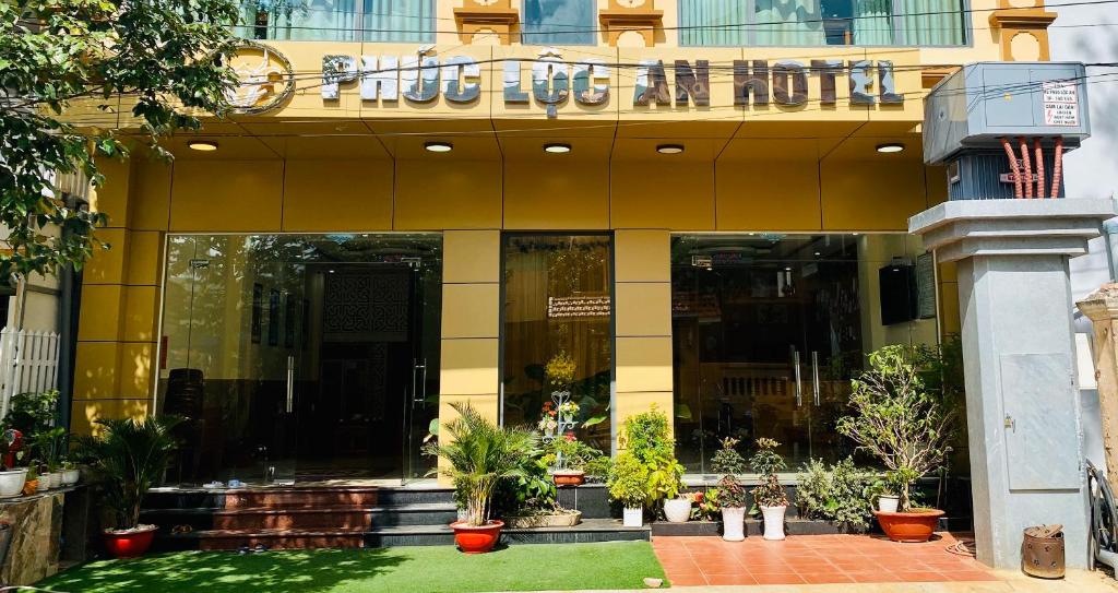 Exteriér nebo vchod ubytování Khách sạn Phúc Lộc An Côn Đảo