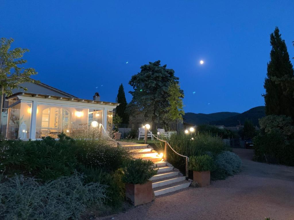 A garden outside Relais dei Molini - Villa dei Molini