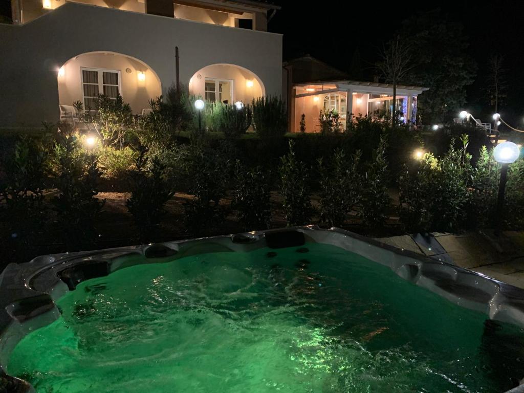 The swimming pool at or close to Relais dei Molini - Villa dei Molini