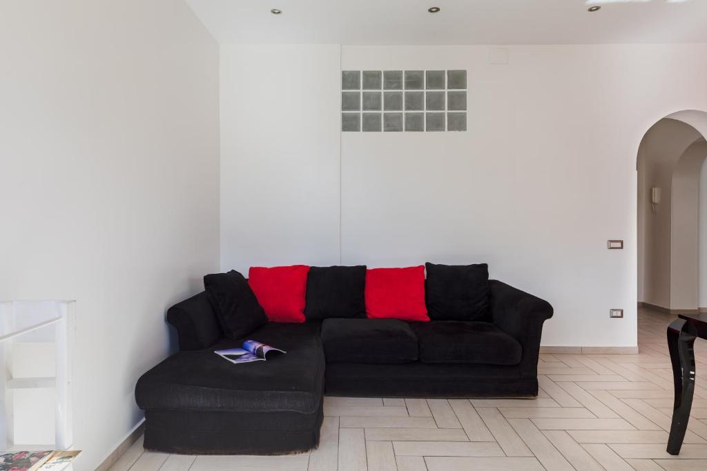 A seating area at Casa Flo