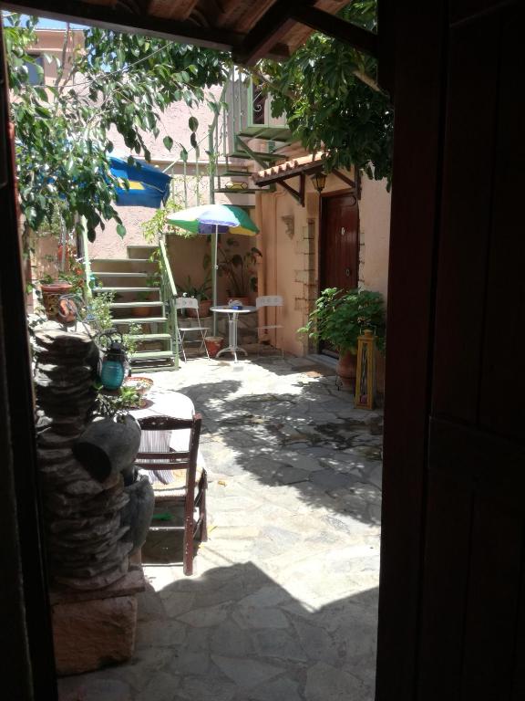 Patio nebo venkovní prostory v ubytování Pazinos Village Studios