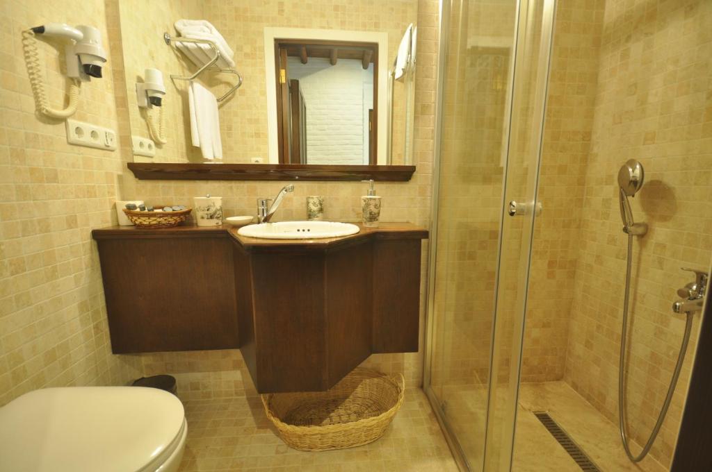 El Vino Hotel & Suites - 4