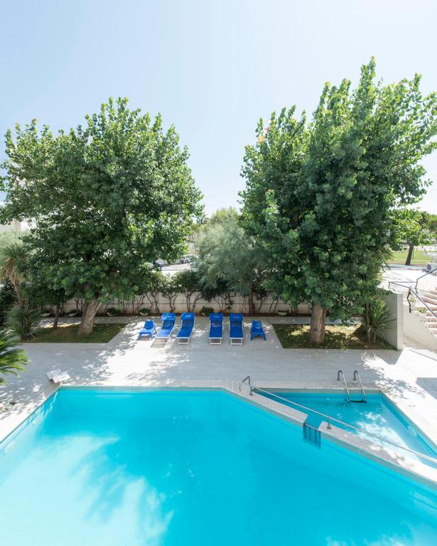 Bazén v ubytování Grand Hotel Adriatico nebo v jeho okolí