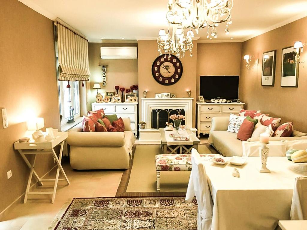 Luxury Family Villa Meteora 레스토랑 또는 맛집