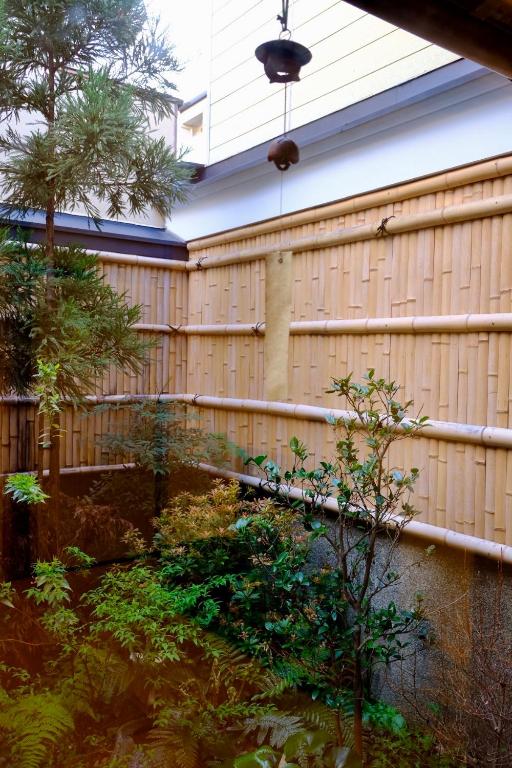 Tsurui Goshonishi 鶴居御所西にある庭
