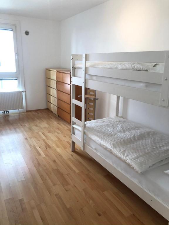 Posteľ alebo postele v izbe v ubytovaní Bright apartment with a free parking garage @ Wienerberg